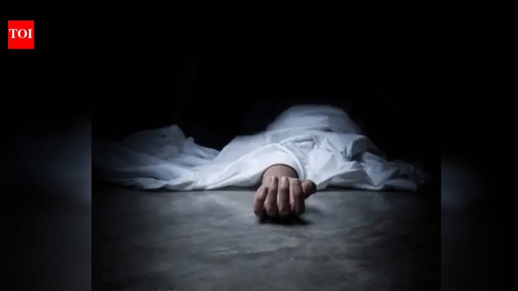 1 dead as portion of residential building collapses in Mumbai | Mumbai News