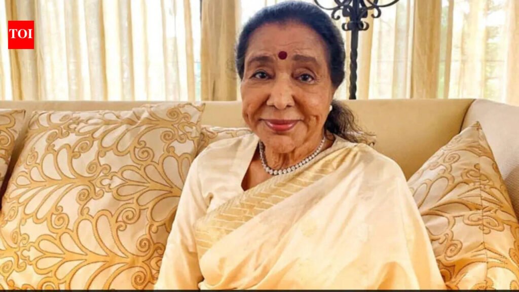 Legendary singer Asha Bhosle suffers a heart attack, rushed to Breach Candy hospital in Mumbai | Hindi Movie News