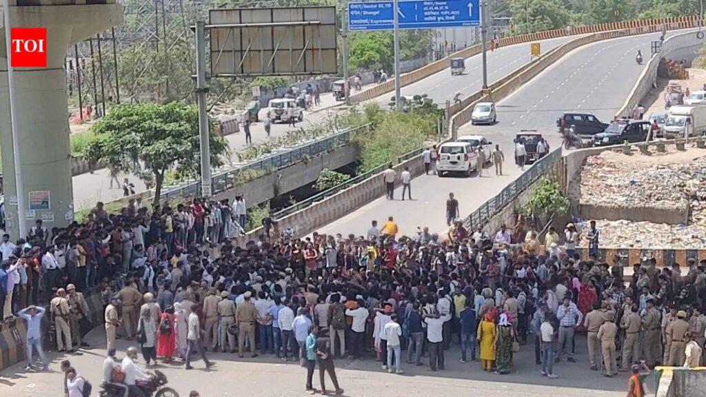 Noida Protest: Uttar Pradesh govt hikes minimum wages across categories after Noida protests; revised rates effective from April 1 | Noida News