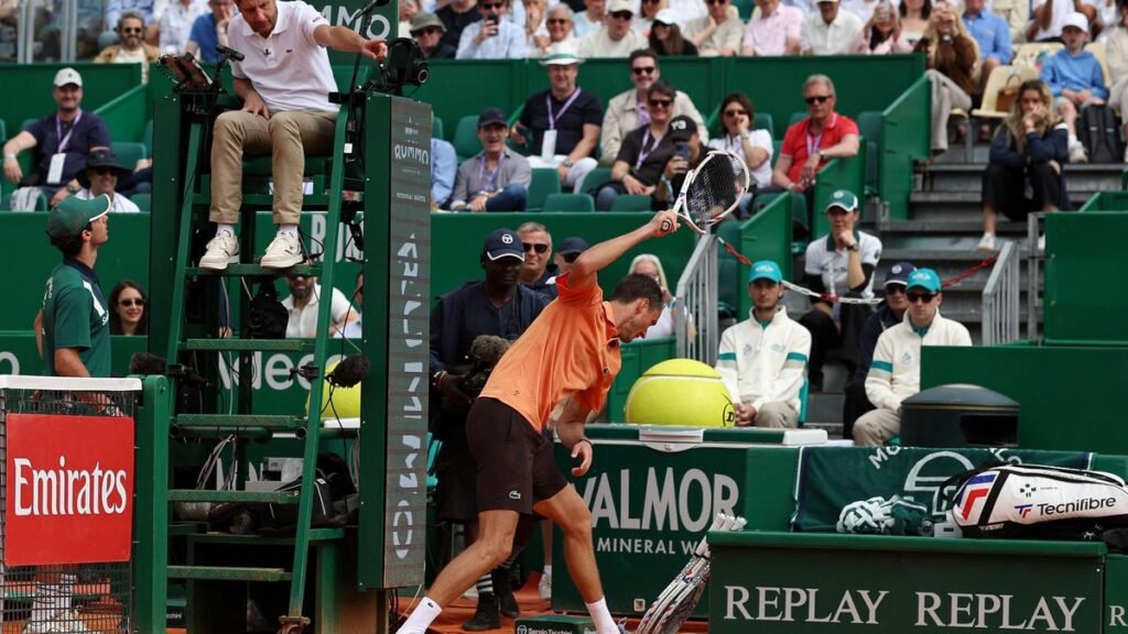 Medvedev smashes his racket 7 times during double bagel loss to Berrettini in Monte Carlo