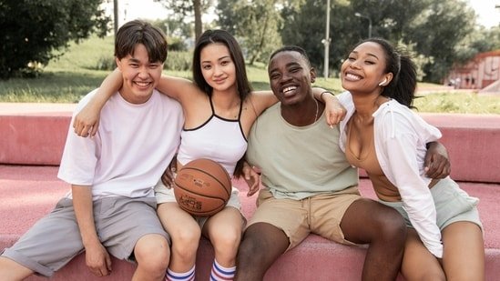 Therapist explains why man with no female friends is actually red flag: ‘No idea how to relate to half the population’