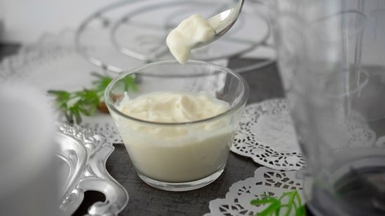 Tip of the day: Doctor suggests eating plain and unsweetened curd for better gut health