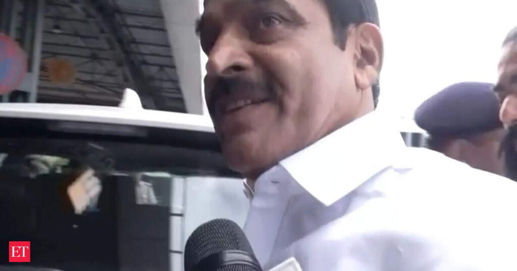 ‘Everything is alright’: KC Venugopal welcomes dignitaries for VD Satheesan’s swearing-in as Keralam CM