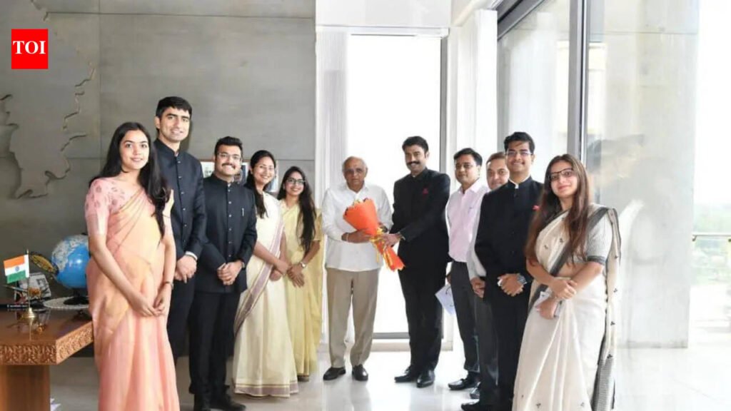 Probationary IAS officers meet Gujarat CM