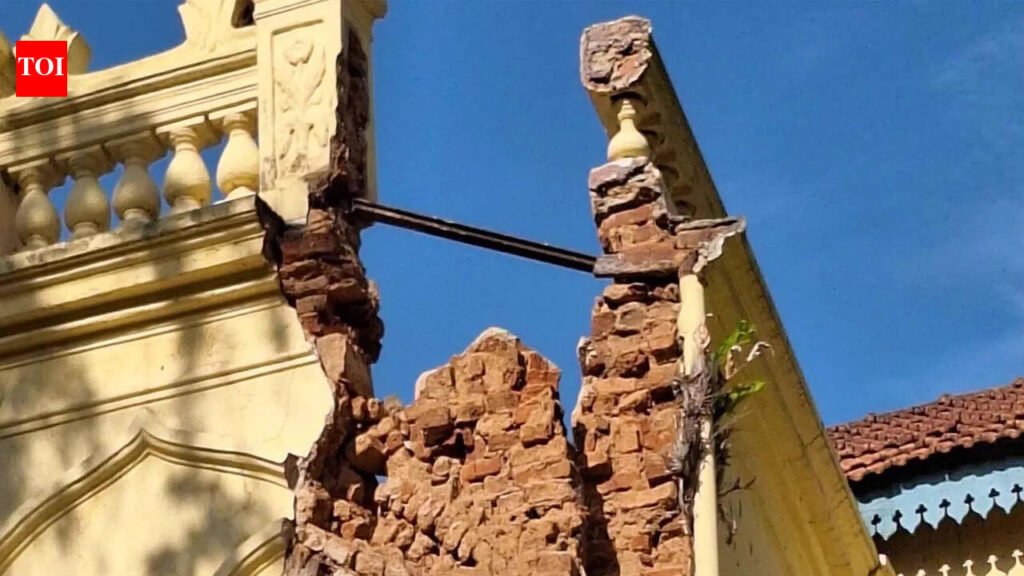 100-yrs-old heritage residence faces neglect again