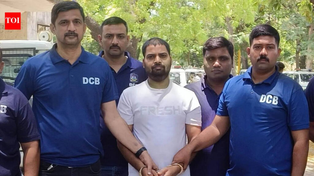 UP’s wanted criminal caught from his Surat hiding