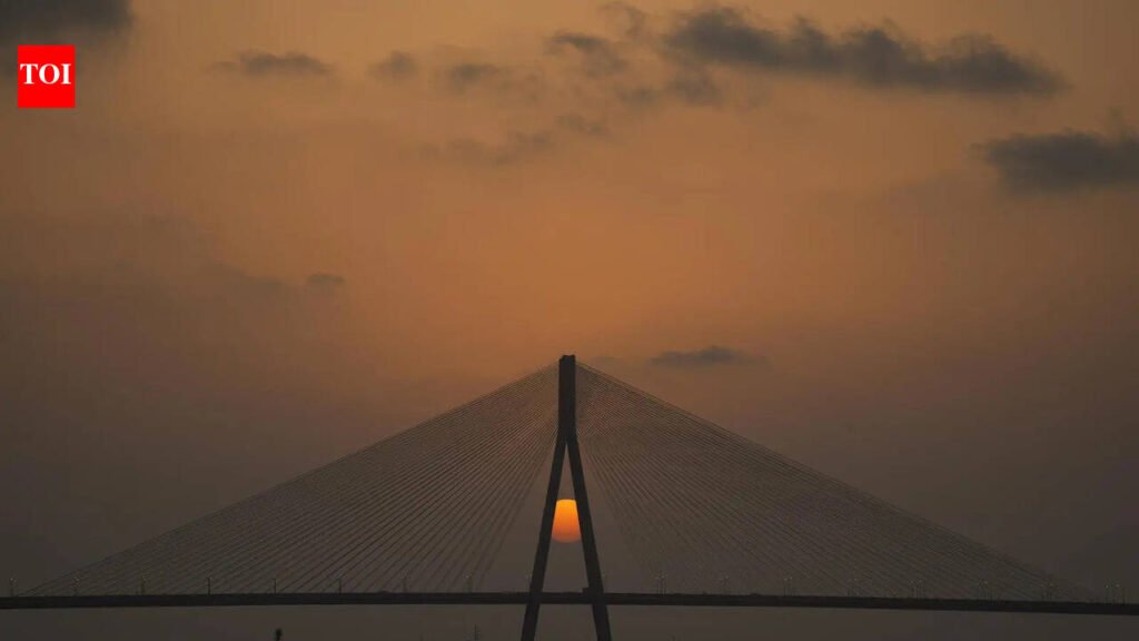 25-year-old woman booked after she rams car into another sedan on Mumbai’s Bandra-Worli Sea Link | Mumbai News