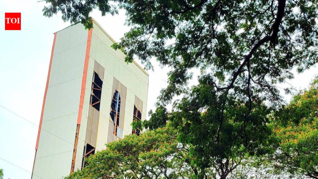 PMC to finally dismantle multi-storeyed mechanised parking lot on JM Road | Pune News
