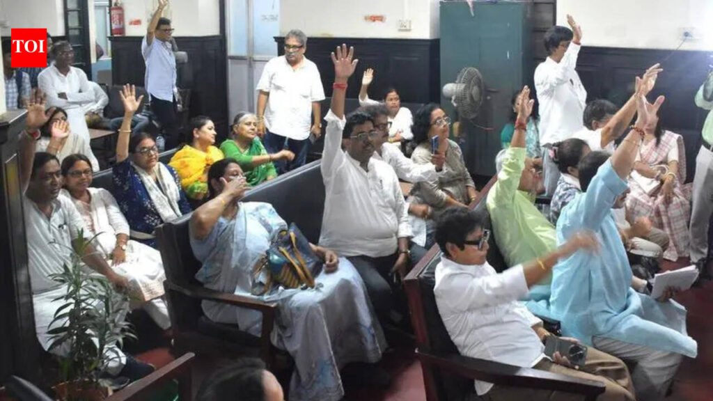 After KMC no-House order, Trinamool reps meet at councillors’ club in HQ | Kolkata News