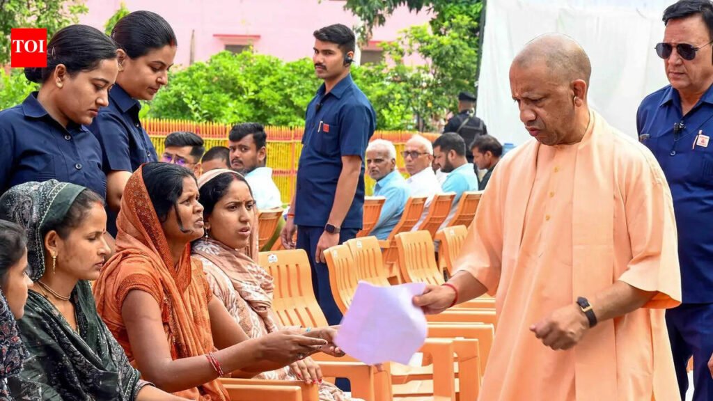 Ensure prompt complaint redressal; laxity won’t be tolerated: CM | Varanasi News
