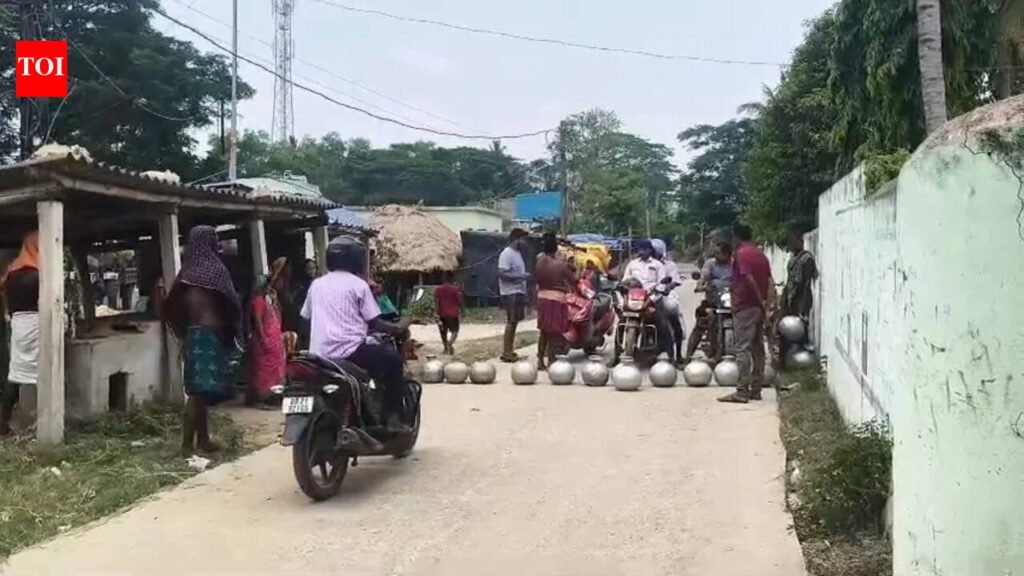 Kendrapada villagers protest for drinking water | Bhubaneswar News