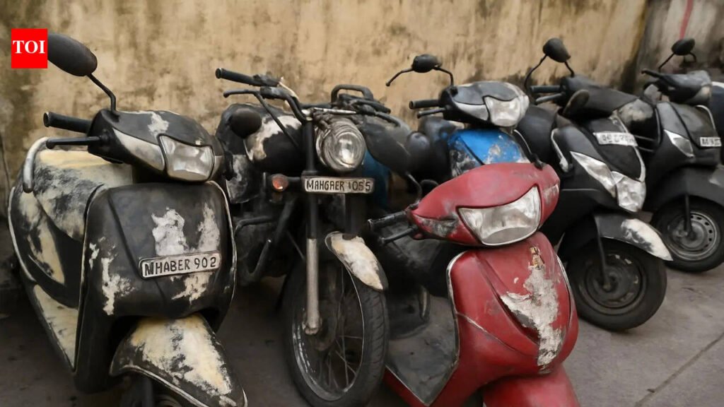 8 vehicles damaged in 2 cases of vandalism in city | Pune News