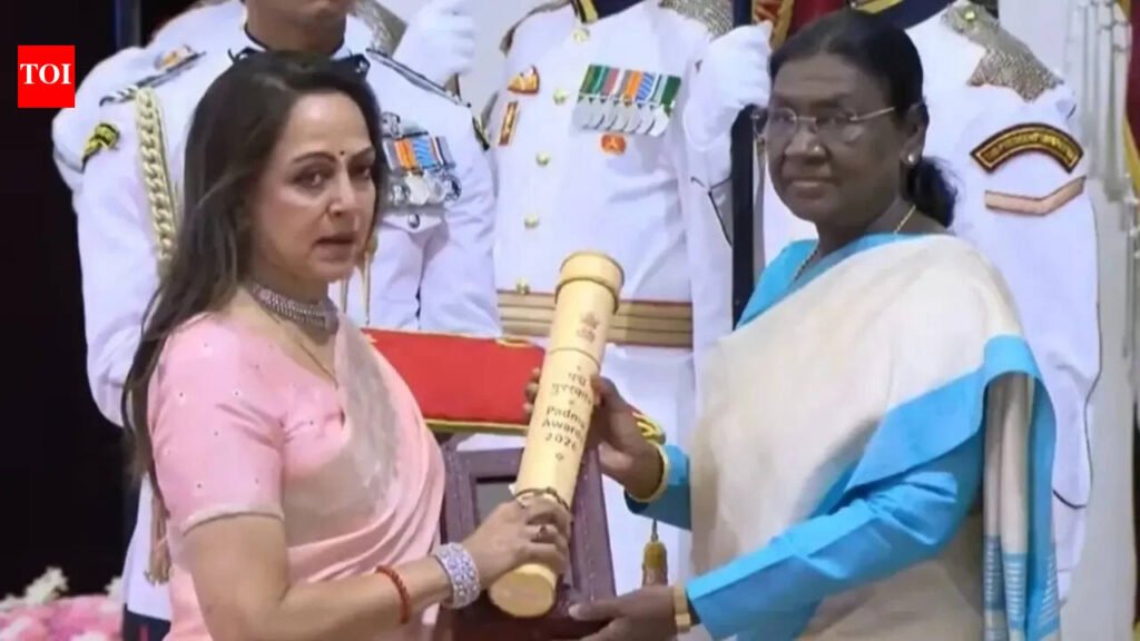 Hema Malini accepts Dharmendra’s posthumous Padma Vibhushan from President Droupadi Murmu; daughter Ahana gets teary eyed | Hindi Movie News