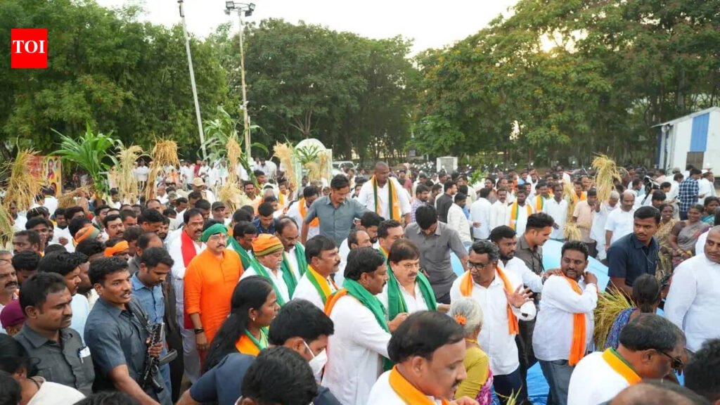 ‘Lack of facilities at paddy procurement centres worrying’ | Hyderabad News