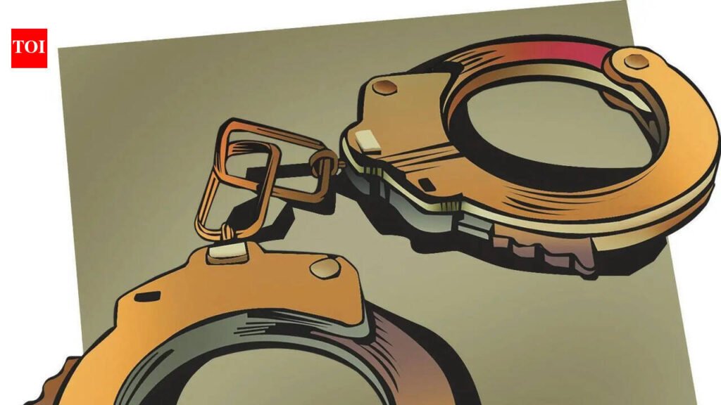 Two arrested for liquor shop robbery in Paharganj; special cell cracks Vivek Vihar firing | Delhi News