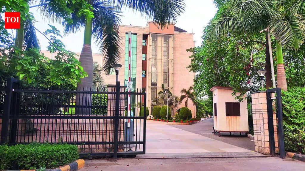 Fire shuts courts, hearings move to PWD guesthouse | Gurgaon News