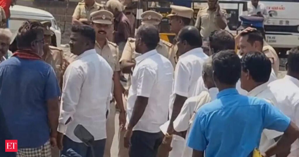 Tension in Perambalur: VCK and DMK cadres clash, heavy police security deployed