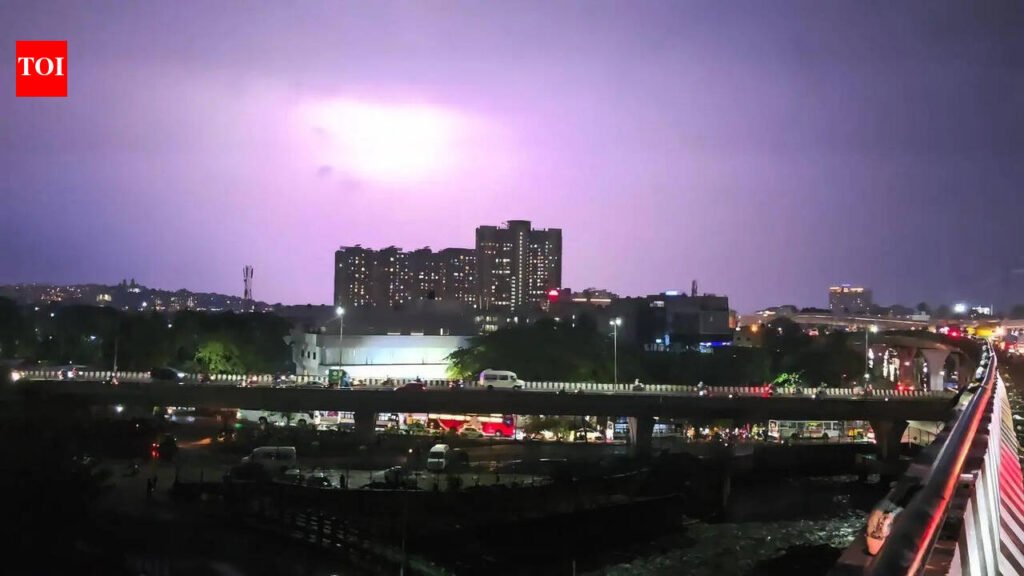 Thunderstorms, strong winds disrupt traffic in Bengaluru; IMD hints at gradual transition to monsoon | Bengaluru News