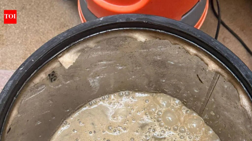 Contaminated water causing kids to fall sick, claim Gulmohar Park residents | Delhi News