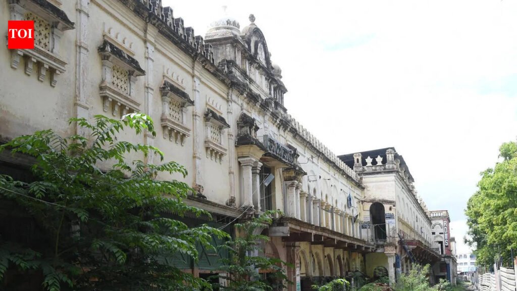 Debate over heritage buildings’ restoration gains pace | Mysuru News