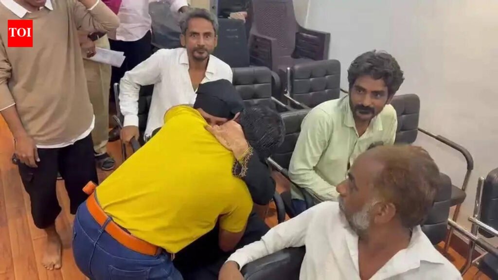 Youth who had run away from home a decade ago found on Malad street by police, reunited with family | Mumbai News