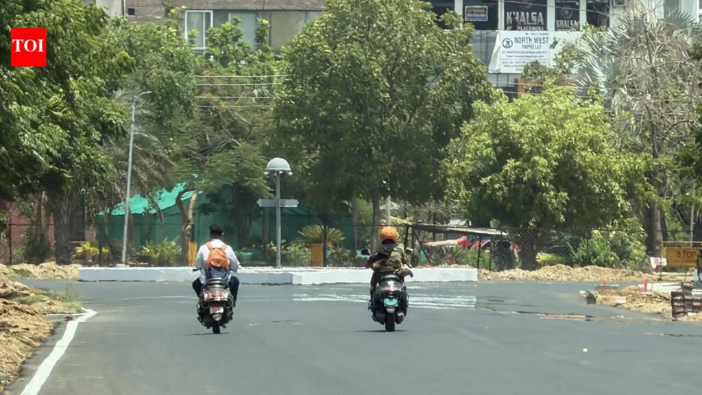 Govt shifts hours as mercury soars to 44°C in Ludhiana. | Ludhiana News