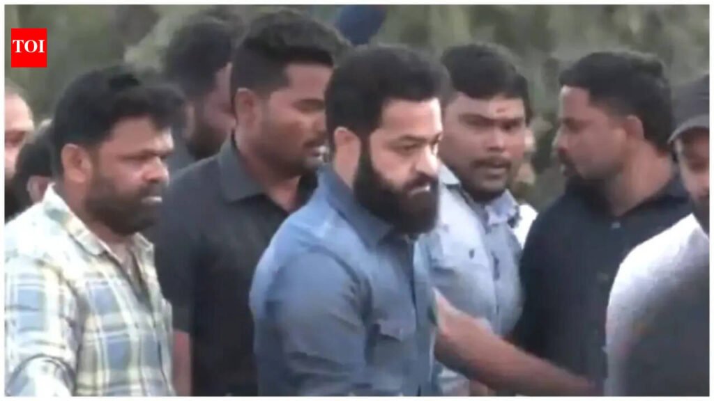Jr. NTR pays tribute to N. T. Rama Rao on 103rd birth anniversary; ‘Dragon’ actor visits NTR Ghat in Hyderabad | Telugu Movie News