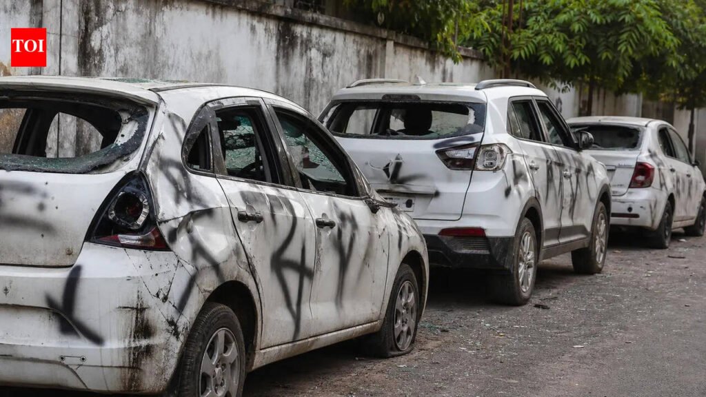 Minors vandalise 3 cars in Janata Vasahat | Pune News