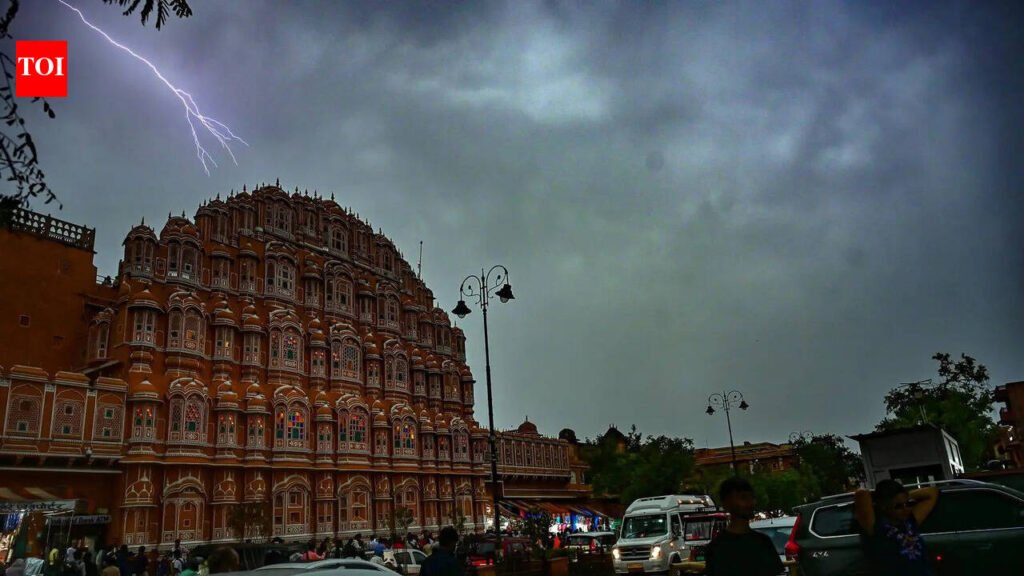 Dust storm darkens skies over Raj | Jaipur News
