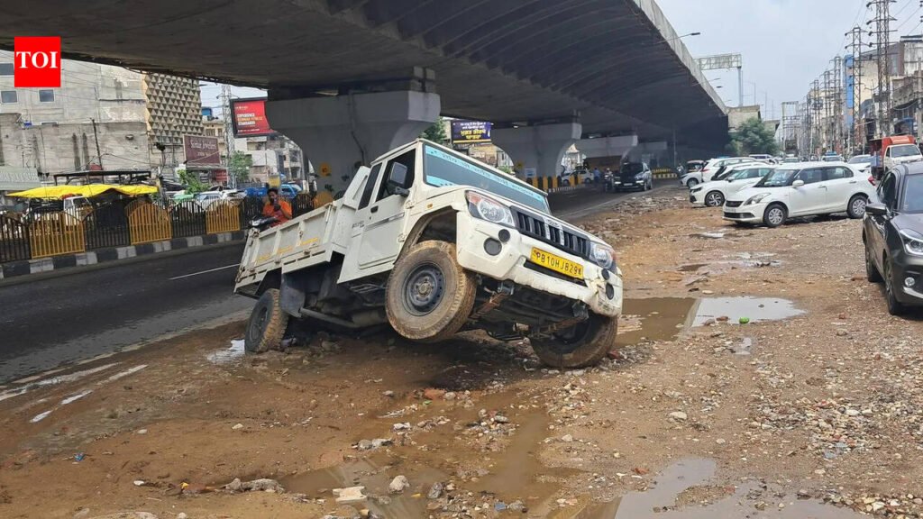 Rain turns dug-up roads into mud traps in Ludhiana; residents already dreading monsoon. | Ludhiana News