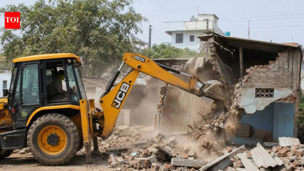 BMC demolishes 250 illegal structures in Powai | Mumbai News