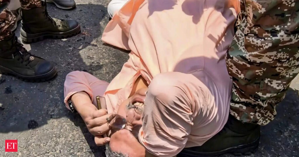 Trinamool Congress MP Kalyan Banerjee claims BJP supporters attacked, injured him outside Chanditala police station