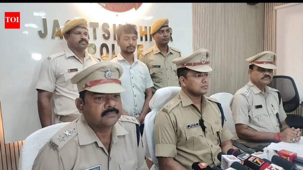 Day after suspension, govt staff held for planting spycam in ladies’ washroom | Bhubaneswar News