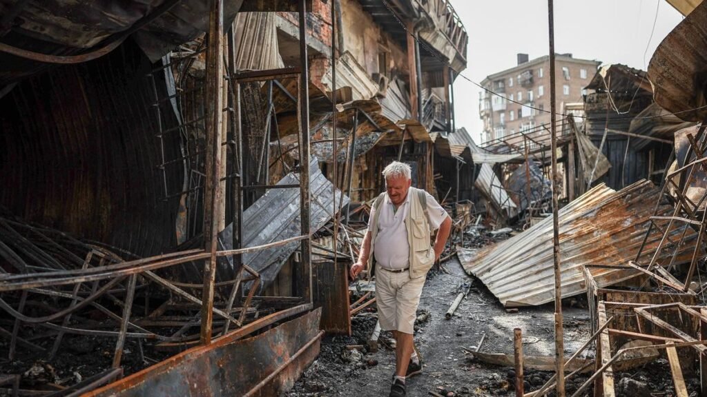 Russia threatens more strikes on Kyiv, urges foreigners to leave city
