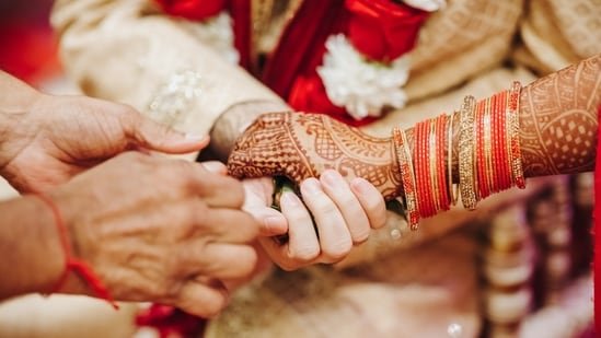 Psychiatrist shares best gift parents can give a daughter isn’t grand wedding but power to walk out of abusive marriage