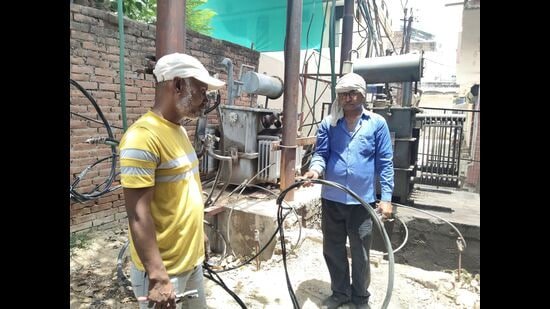 Overloading and poor infra add to Sangam city’s woes amid 45°C heat