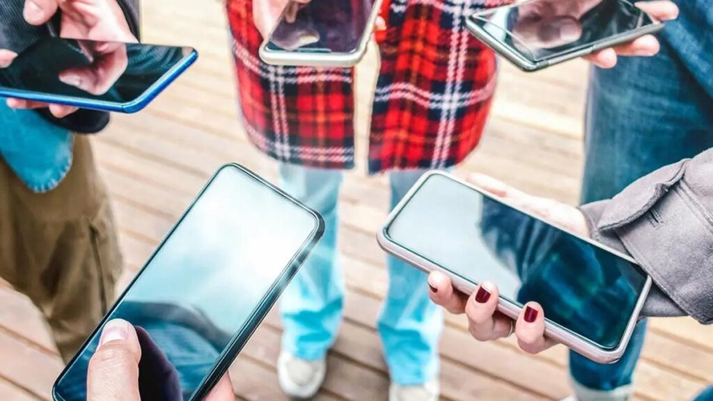 Malaysia to ban social media for children under 16 next year