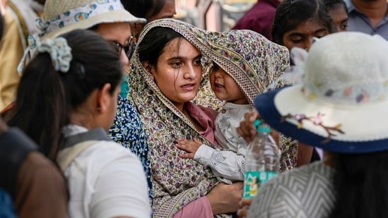 Dust storm to hit Delhi tonight, IMD issues yellow alert for heatwave and strong winds