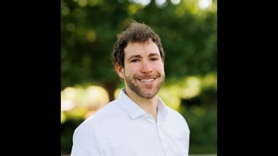 Full-time engineer starts ‘luxury’ dog walking business in NYC, reveals surprising monthly income