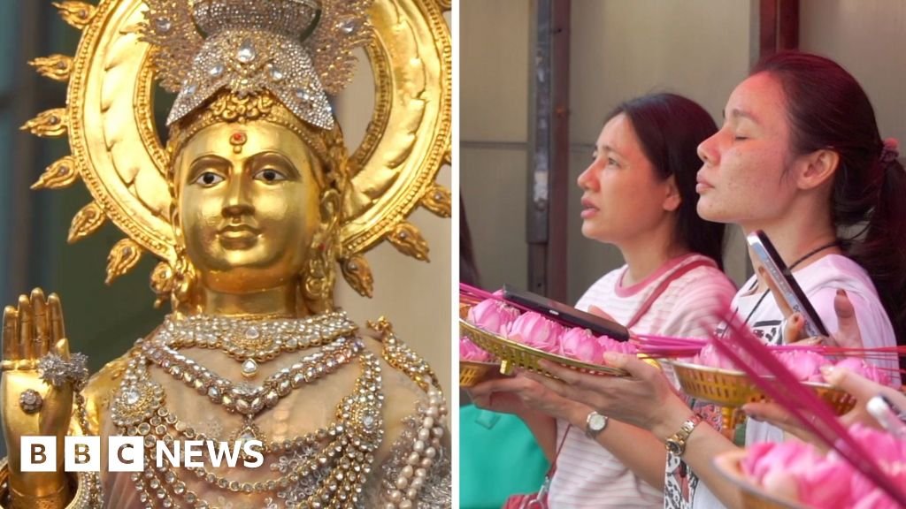 Singles pray to a goddess for love in Bangkok