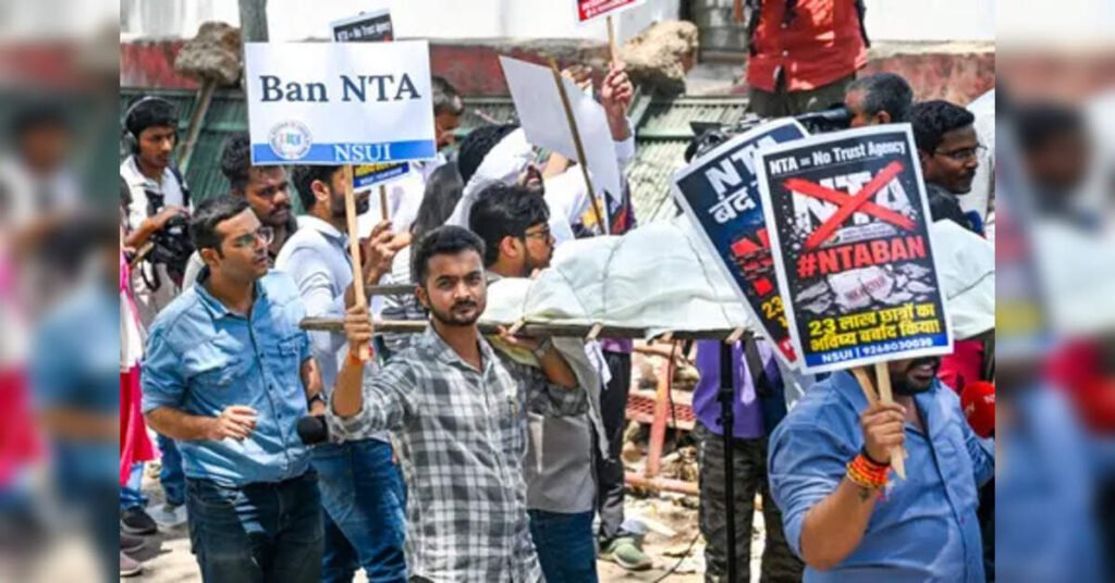 NSUI protests before Pradhan’s home demanding resignation, ETEducation