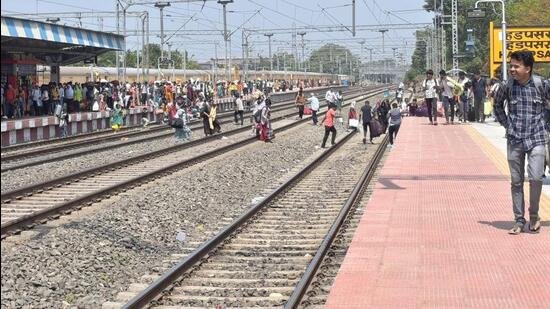 Hadapsar station faces heat over lack of facilities, bus connectivity