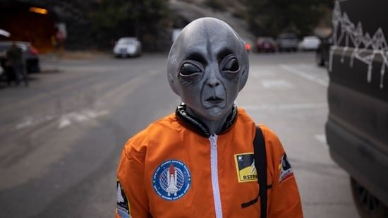 CIA accused of secretly accessing Ancestry and 23andMe data to track alien-human hybrids | Explosive claims
