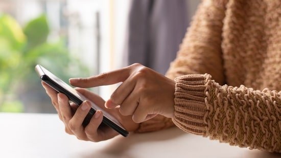 Watching too many reels? Ophthalmologist warns how short-form videos can harm your eyes: ‘Causes dryness, irritation…’