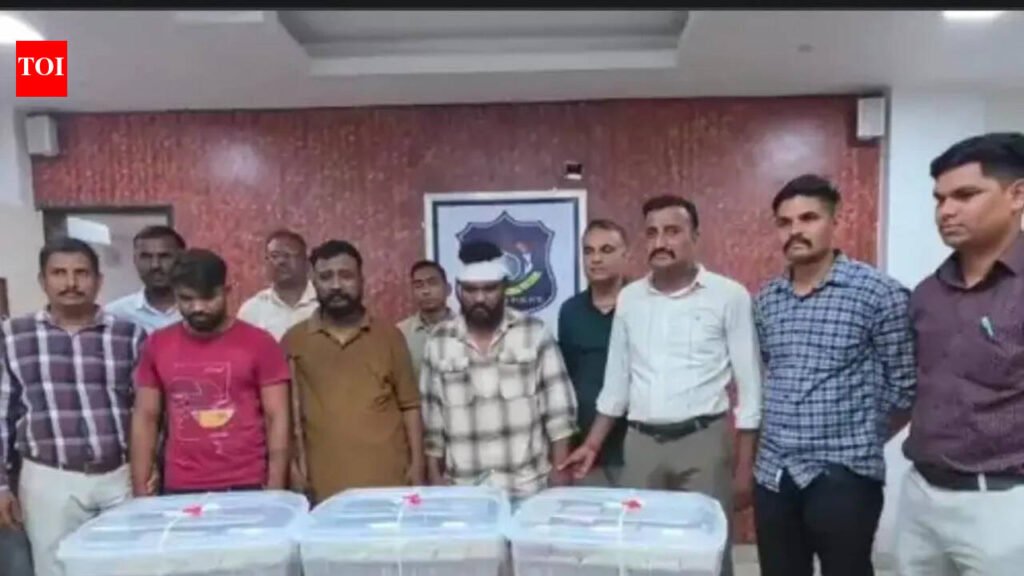 Dahod police crack Rs 1.46cr angadia loot case, 4 held | Vadodara News