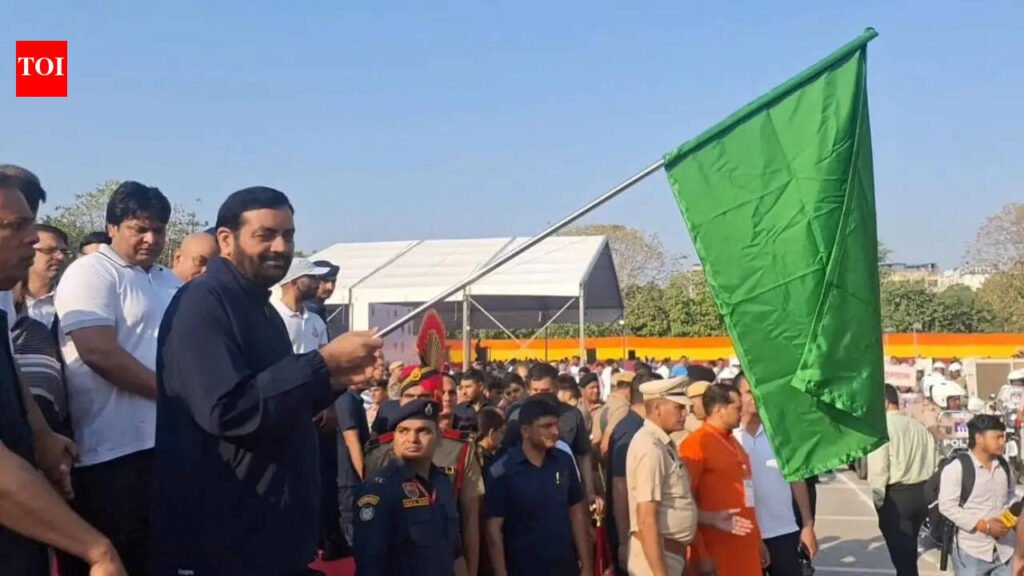 CM Nayab Saini flags off 312 new Haryana Police ERVs in Gurgaon, claims 7-minute response time | Gurgaon News