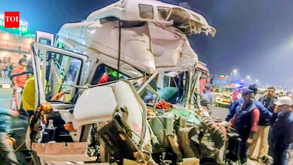 Govt calls to plug gaps to curb accidents on highways | Bhubaneswar News