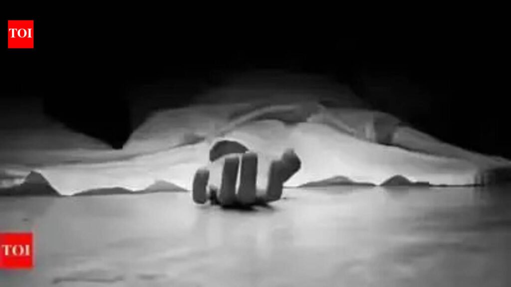 Guest worker dies after iron staircase collapses at Nandambakkam | Chennai News
