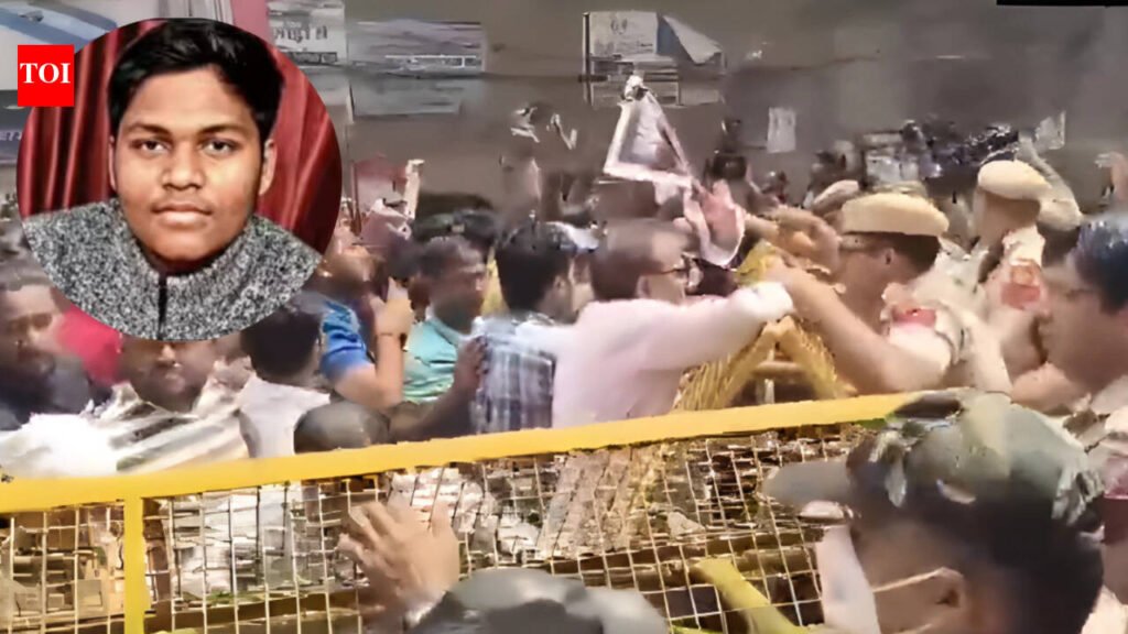 Delhi’s Amar Colony murder case: Family protests in Delhi after teen shot in Amar Colony dies; demands justice | Delhi News