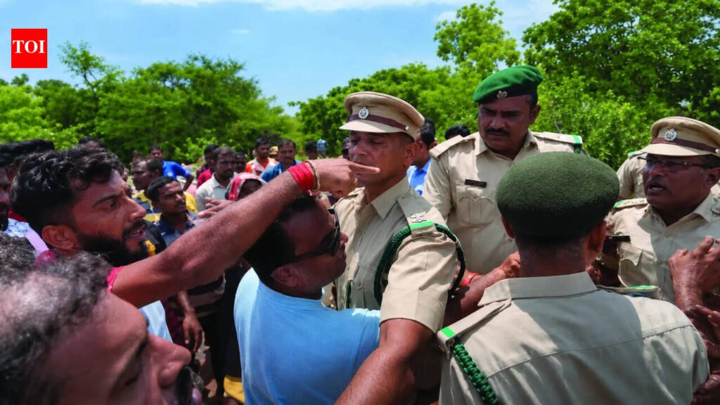 Rivona locals, forest dept clash over ore rejects | Goa News